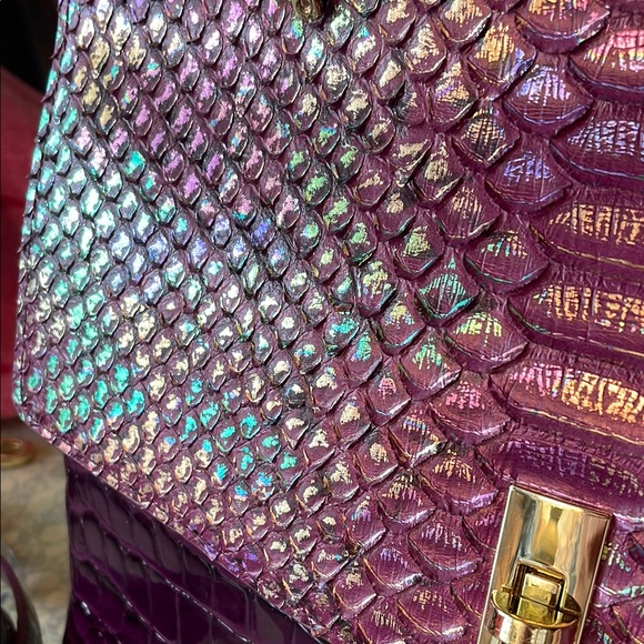 Iridescent Purple Crocodile-Embossed Handbag - Picture 3 of 6